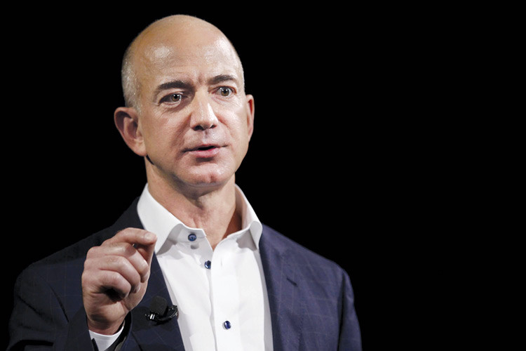 Tỷ phú Mỹ Jeff Bezos, ông chủ Amazon