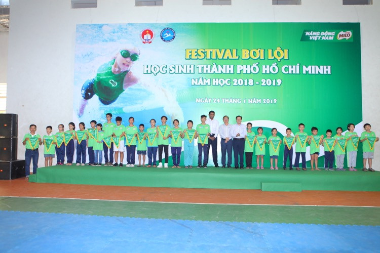 673 học sinh sôi nổi tranh tài Festival Bơi lội học sinh TP. Hồ Chí Minh năm học 2018 - 2019