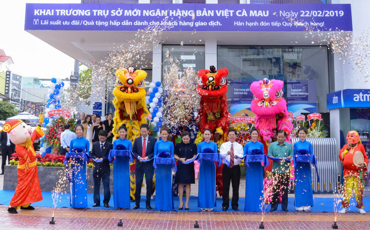 Ngân hàng Bản Việt Cà Mau khai trương trụ sở mới