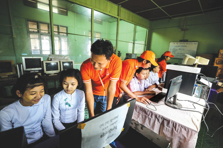 Viettel triển khai eSIM tại Lào