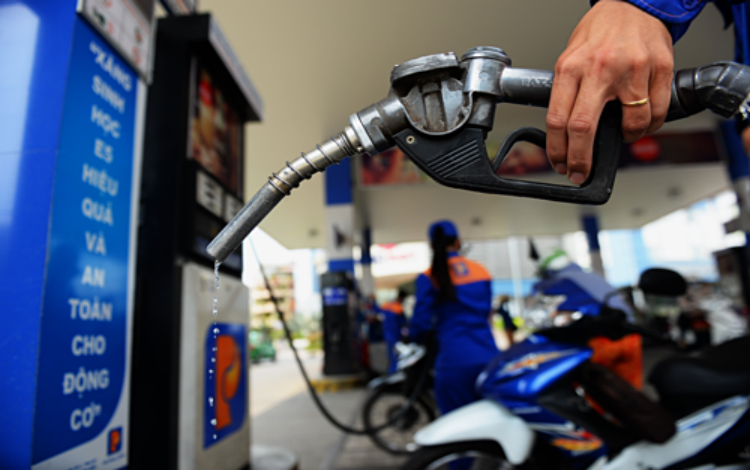 Giá xăng dầu đồng loạt tăng mạnh