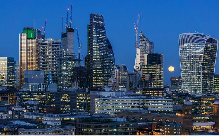 Rớt giá mạnh nhất trong 10 năm, bất động sản London đứng ngồi không yên vì Brexit