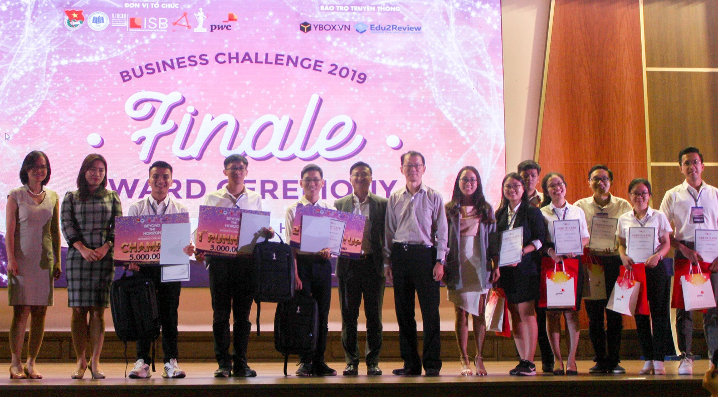Viện Đào tạo quốc tế công bố 4 thí sinh xuất sắc nhất Cuộc thi “Chiến lược kinh doanh 2019”