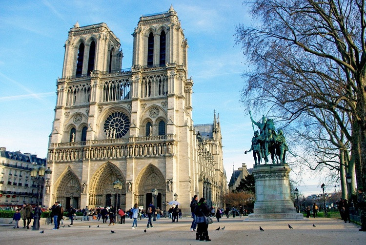 190415-Notre-Dame-Cathedral-da-2947-9342