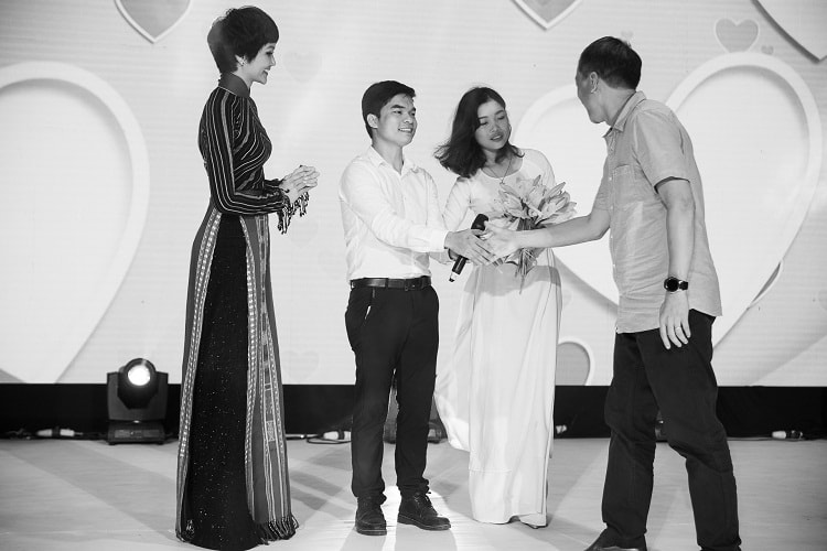 H’Hen Niê truyền thông điệp sống lạc quan cho bệnh nhi tan máu bẩm sinh