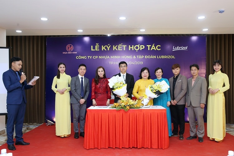 Nhựa Minh Hùng ký hợp tác với Tập đoàn Lubrizol cung cấp vật liệu và sản xuất ống nhựa CPVC