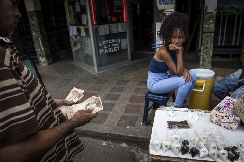 Venezuela sắp trở thành nền kinh tế “thảm hại” nhất thế giới