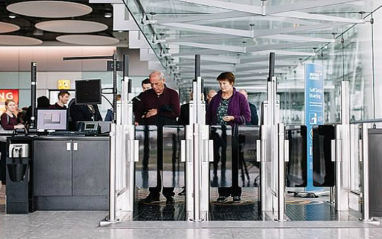 Công nghệ tự động giúp hành khách đi máy bay tiết kiện thời gian làm thủ tục
