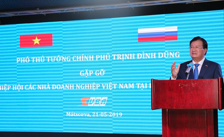 Phó Thủ tướng Trịnh Đình Dũng gặp gỡ doanh nghiệp Việt Nam tại Nga