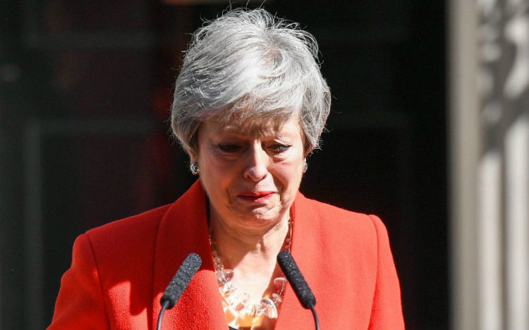 Thủ tướng Theresa May từ chức trong nước mắt, tương lai Brexit tiếp tục mịt mờ