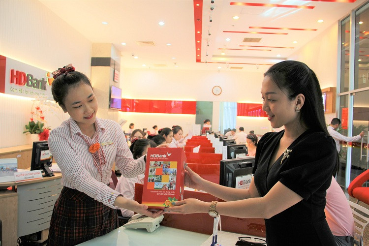 HDBank tặng quà xinh cho bé nhân dịp Quốc tế thiếu nhi