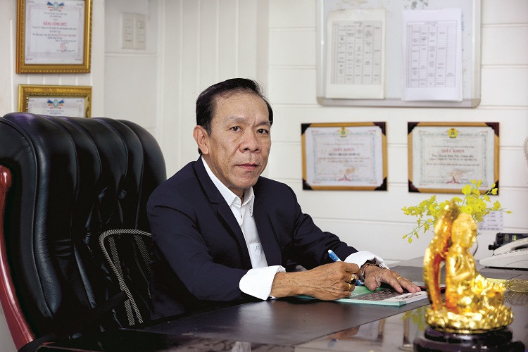Ông Huỳnh Hữu Tài - TGĐ Công ty TNHH DVTM - Thiết bị âm thanh, ánh sáng Tân Hữu Tài: 