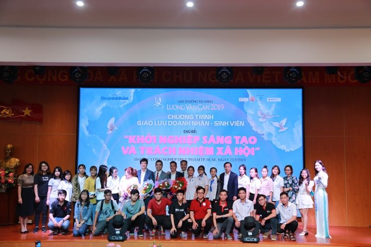 Chương trình giao lưu Doanh nhân - Sinh viên tại Đại học Công nghiệp Thực phẩm TP.HCM thuộc khuôn khổ Giải thưởng Tài năng Lương Văn Can.