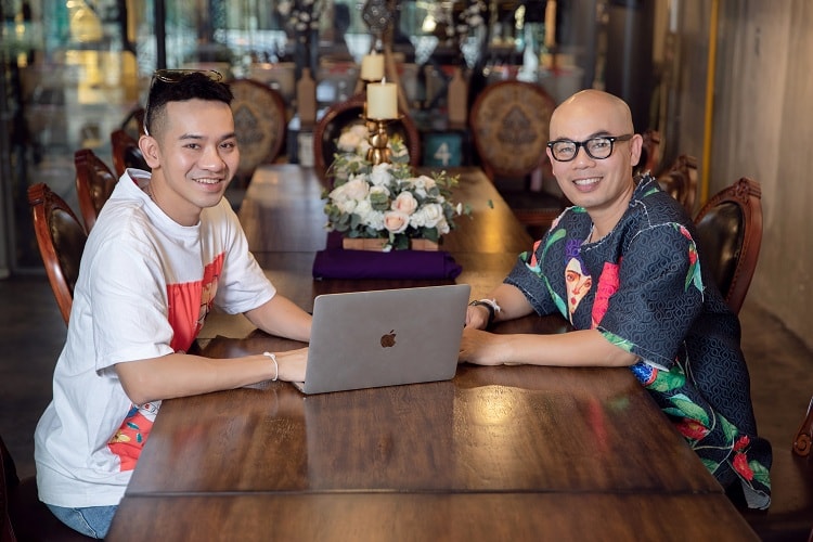 Bộ đôi nhà thiết kế Vũ Ngọc & Son trình làng bộ sưu tập Resort 2019