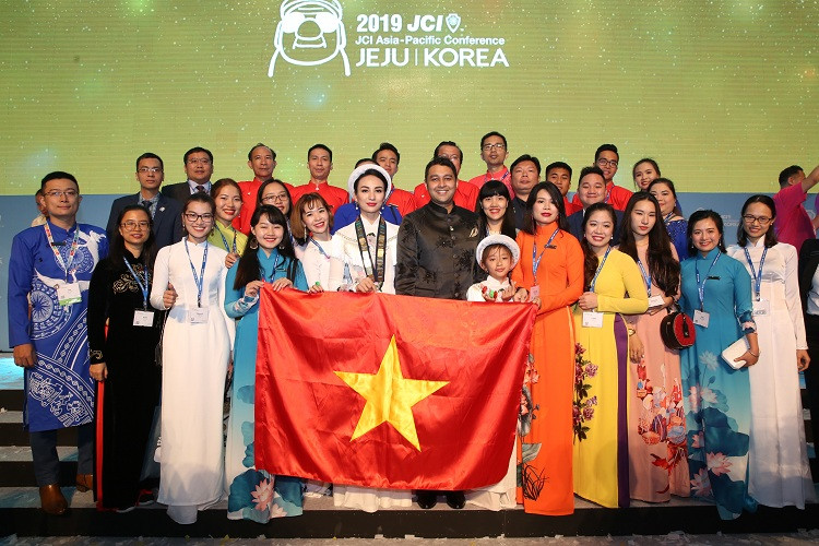 40 đại biểu Việt Nam tham dự Hội nghị doanh nhân và lãnh đạo trẻ châu Á - Thái Bình Dương 2019
