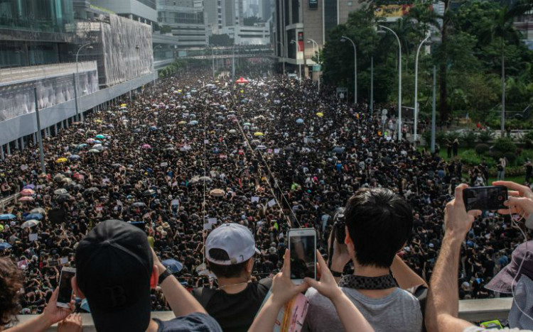 Kinh tế Hồng Kông trong cơn sóng biểu tình