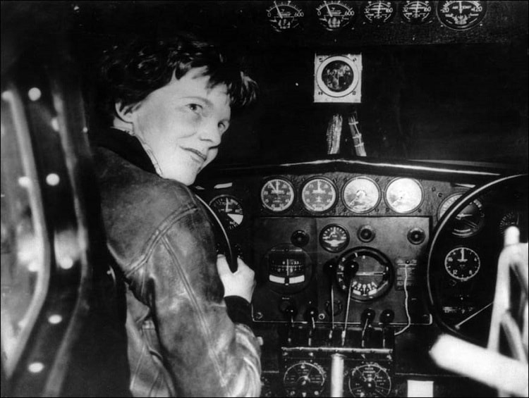 Amelia Earhart: Đứa con của bầu trời