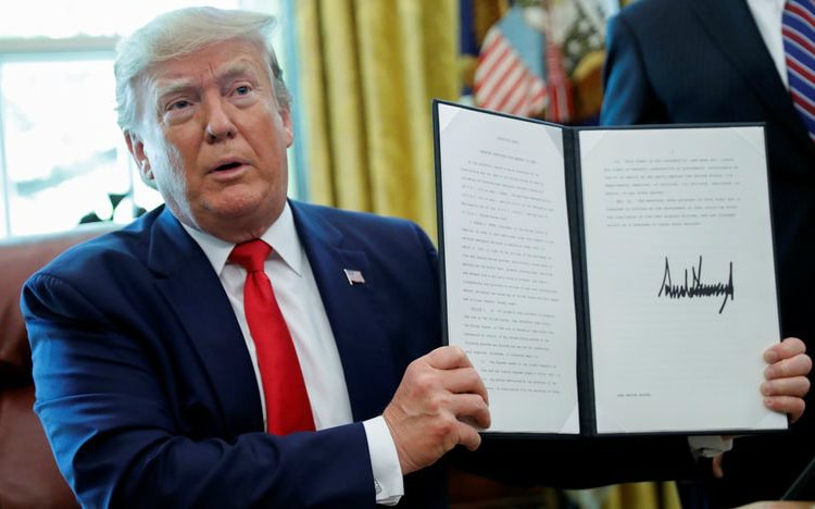 Tổng thống Trump ký sắc lệnh trừng phạt lãnh đạo cao nhất của Iran