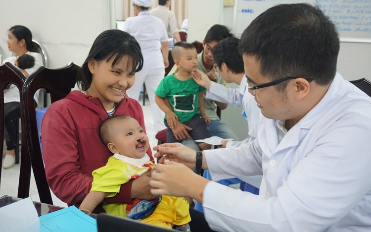 Phẫu thuật hàm ếch miễn phí cho trẻ em nghèo