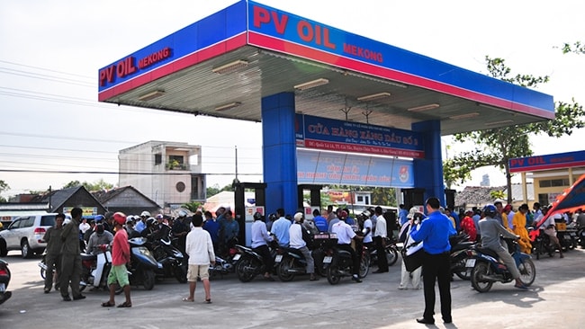 Xăng dầu đồng loạt giảm giá từ 514 đồng/lít