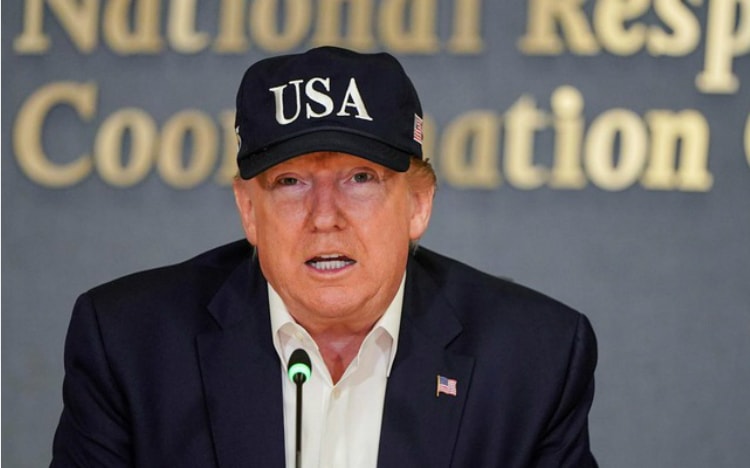 "Thử nghĩ xem điều gì sẽ xảy ra với Trung Quốc khi tôi thắng cử", ông Trump viết trong một dòng trạng thái (tweet) trên mạng xã hội Twitter. "Thỏa thuận sẽ trở nên khó hơn nhiều!"