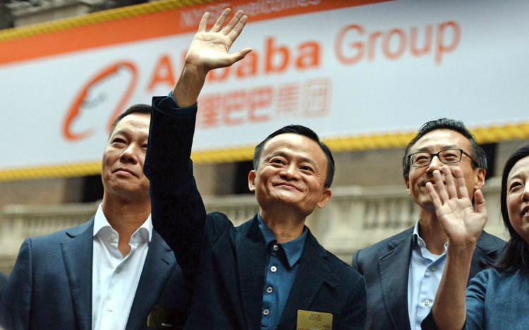 Hôm nay (10/9), Jack Ma đón sinh nhật lần thứ 55 và theo kế hoạch do chính ông công bố, Chủ tịch Alibaba sẽ nghỉ hưu và giao lại vai trò điều hành cho CEO Daniel Zhang.