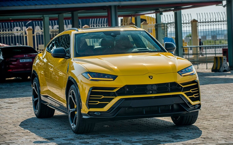 Siêu xe thể thao Lamborghini Urus chính hãng cập cảng Việt Nam