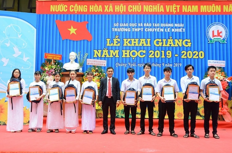 Sacombank tặng 3.559 suất học bổng cho học sinh, sinh viên năm 2019