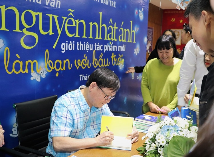 Nhà văn Nguyễn Nhật Ánh: Bay bổng trong thế giới tuổi thơ