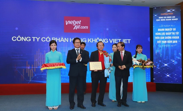 Vinh danh 10 doanh nghiệp có năng lực quản trị tốt nhất sàn chứng khoán Việt Nam