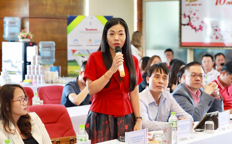 Ba-Hoang-Thi-Nhu-Quynh-Truong-2380-4408-