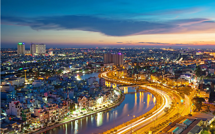 Theo dự báo của Standard Chartered, kinh tế Việt Nam sẽ tiếp tục tăng trưởng mạnh mẽ trong ngắn hạn, với tốc tăng trưởng đạt gần 7%.