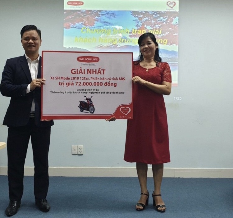 Dai-ichi Life Việt Nam trao Giải thưởng Phát Lộc cho khách hàng thứ 2.900.000