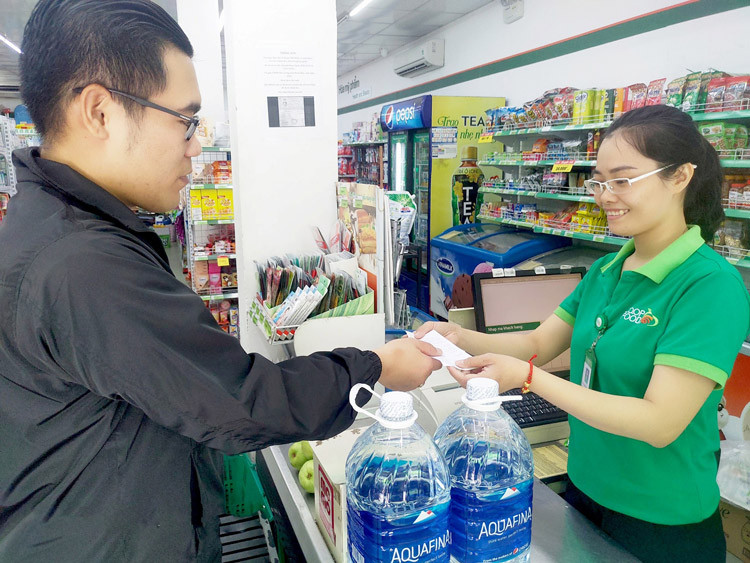 Saigon Co.op tăng phục vụ nước đóng chai cho người dân Hà Nội