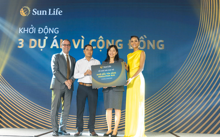 Hoa hậu H’Hen Niê làm đại sứ thương hiệu cho Sun Life Việt Nam