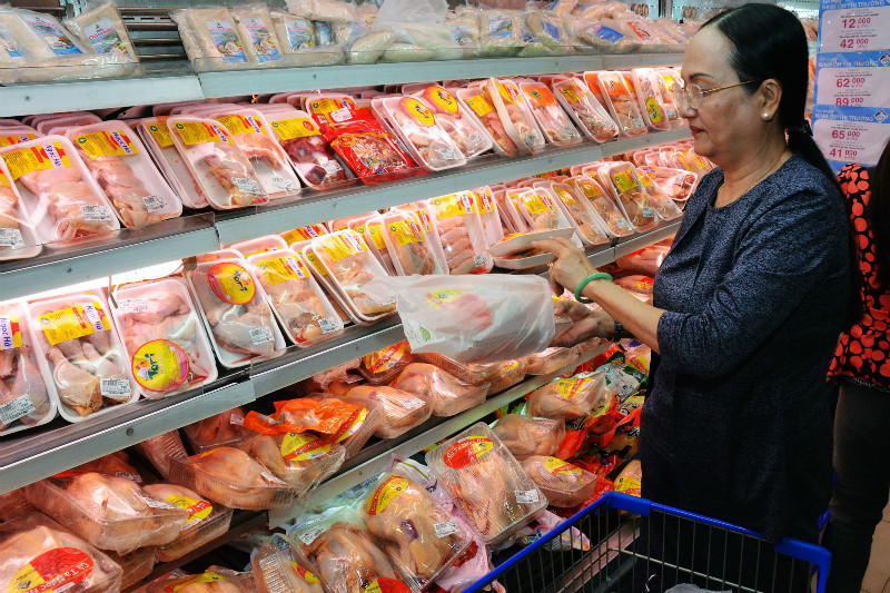 Giá thịt gà công nghiệp vẫn duy trì ở mức thấp từ nay đến cuối năm