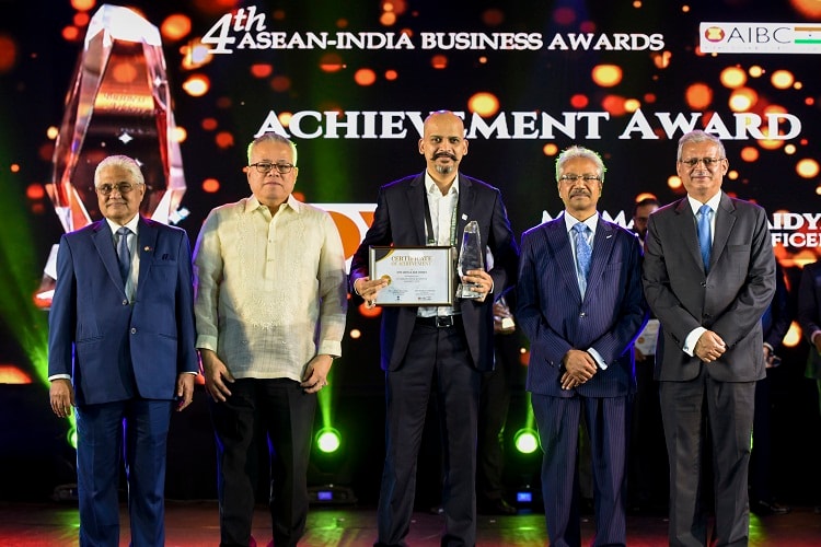 Khách sạn OYO nhận giải thưởng “Thành tựu xuất sắc ASEAN-Ấn Độ 2019”