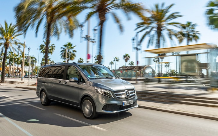 Mercedes ra mắt xe đa dụng hạng sang V-Class giá hơn 2,5 tỷ đồng