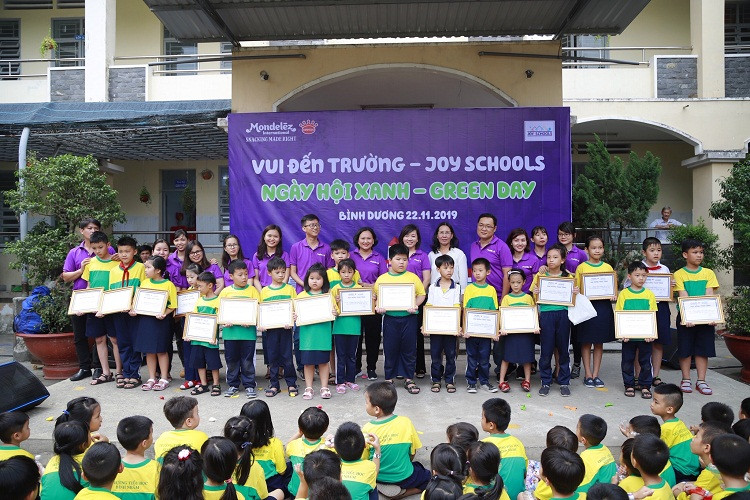 Mondelez Kinh Đô Việt Nam hỗ trợ giảm rác thải nhựa cho 5.000 học sinh