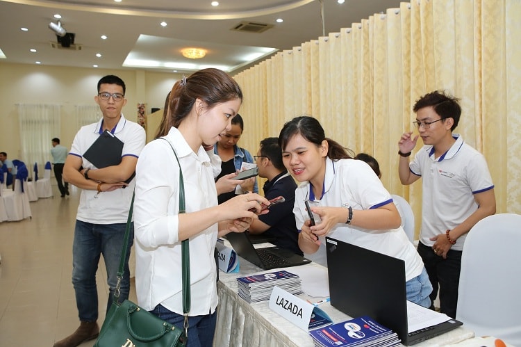 Chung tay đưa thương mại điện tử đến với khu công nghiệp