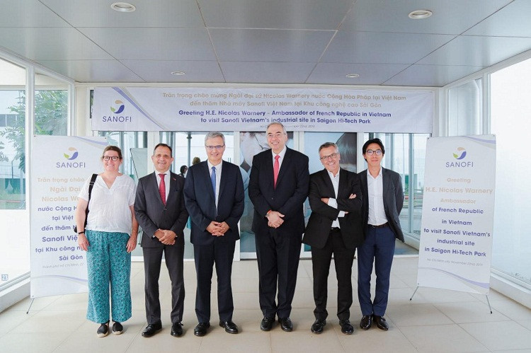 Tân Đại sứ Pháp thăm nhà máy Sanofi Việt Nam tại SHTP