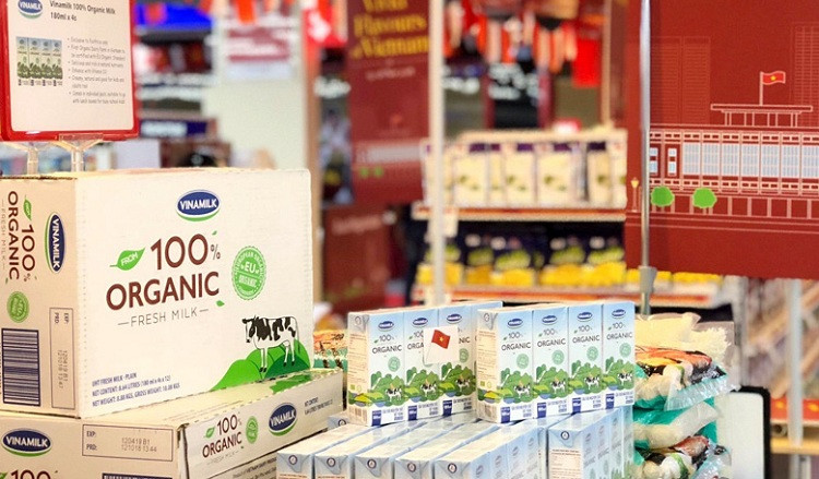 Sữa tươi organic Vinamilk đã vào Singapore