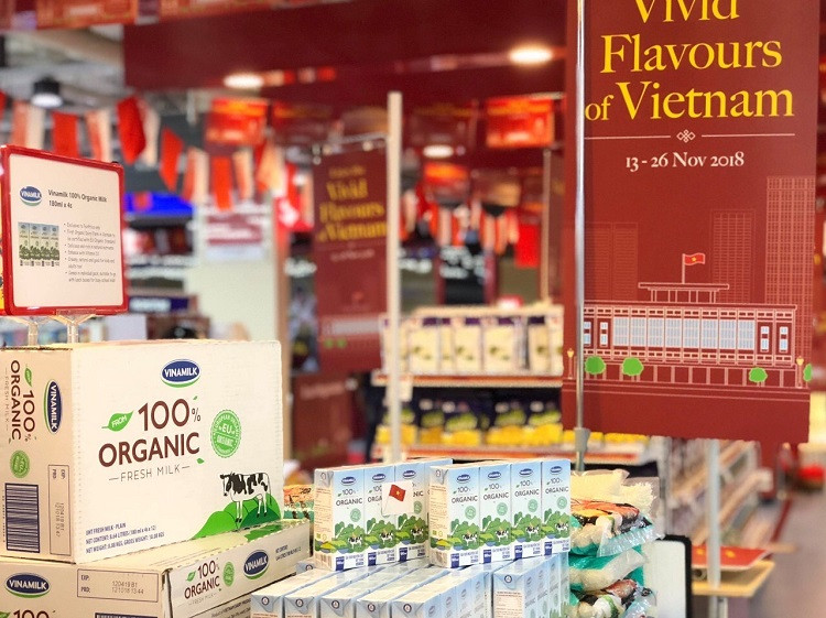 Sữa tươi Vinamilk trở nên quen thuộc với người dân Singapore