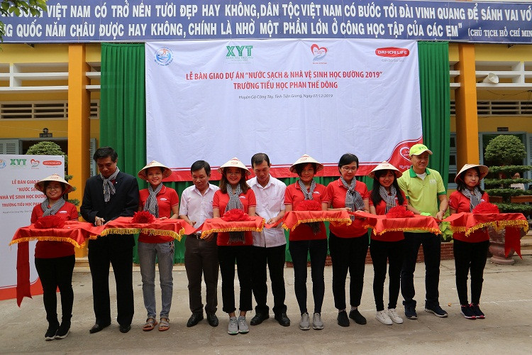 Quỹ Vì cuộc sống tươi đẹp tiếp tục bàn giao Công trình nước sạch tại Tiền Giang
