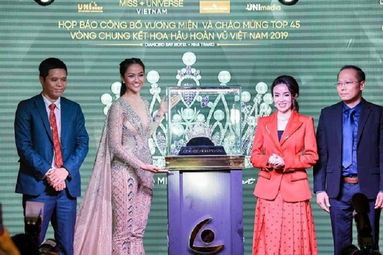 Vẻ đẹp vương miện Hoa hậu Hoàn vũ Việt Nam 2019