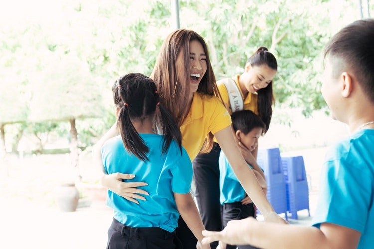 Hoa-hau-Khanh-Van-den-tham-Mai-1260-6784