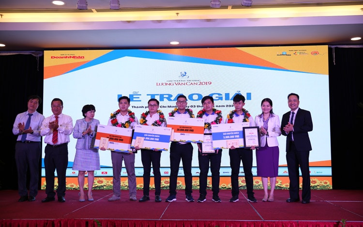 GIAI-THUONG-2-5921-1578034562.jpg