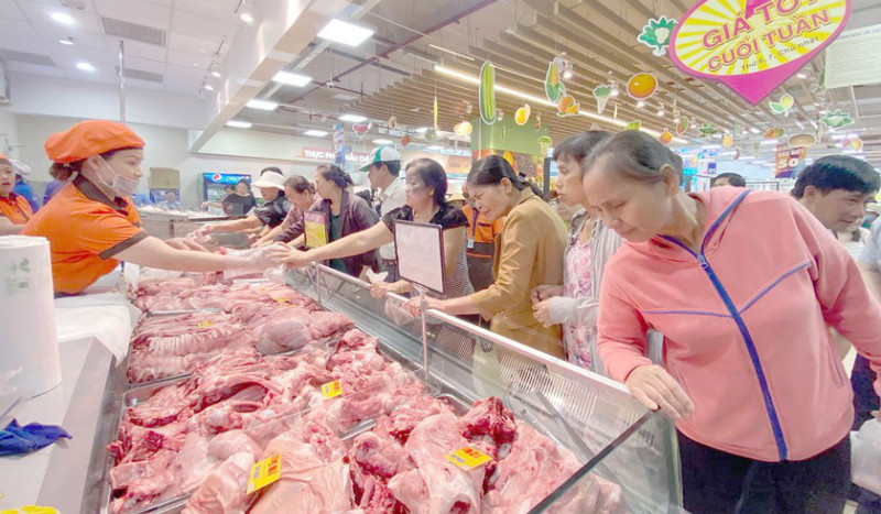 Sẽ nhập khẩu 100.000 tấn thịt heo để bình ổn giá dịp Tết Canh Tý