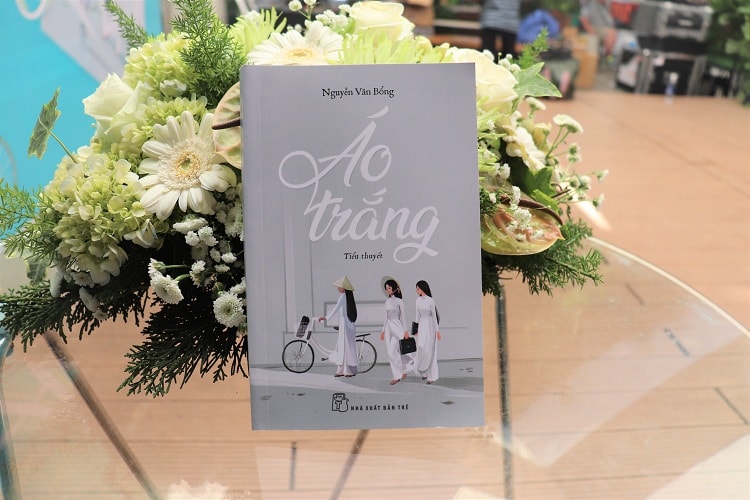 Tiểu thuyết “Áo trắng” gặp lại độc giả Việt Nam sau 35 lần tái bản tại Hàn Quốc