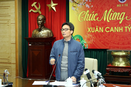 Phó Thủ tướng Vũ Đức Đam: Dịch nCoV ở Việt Nam đang được kiểm soát tốt, tuy nhiên, tình hình dịch ở Trung Quốc diễn biến phức tạp hơn. Vì vậy, chúng ta phải sẵn sàng trong mọi tình huống. Ảnh: VGP/Đình Nam.
